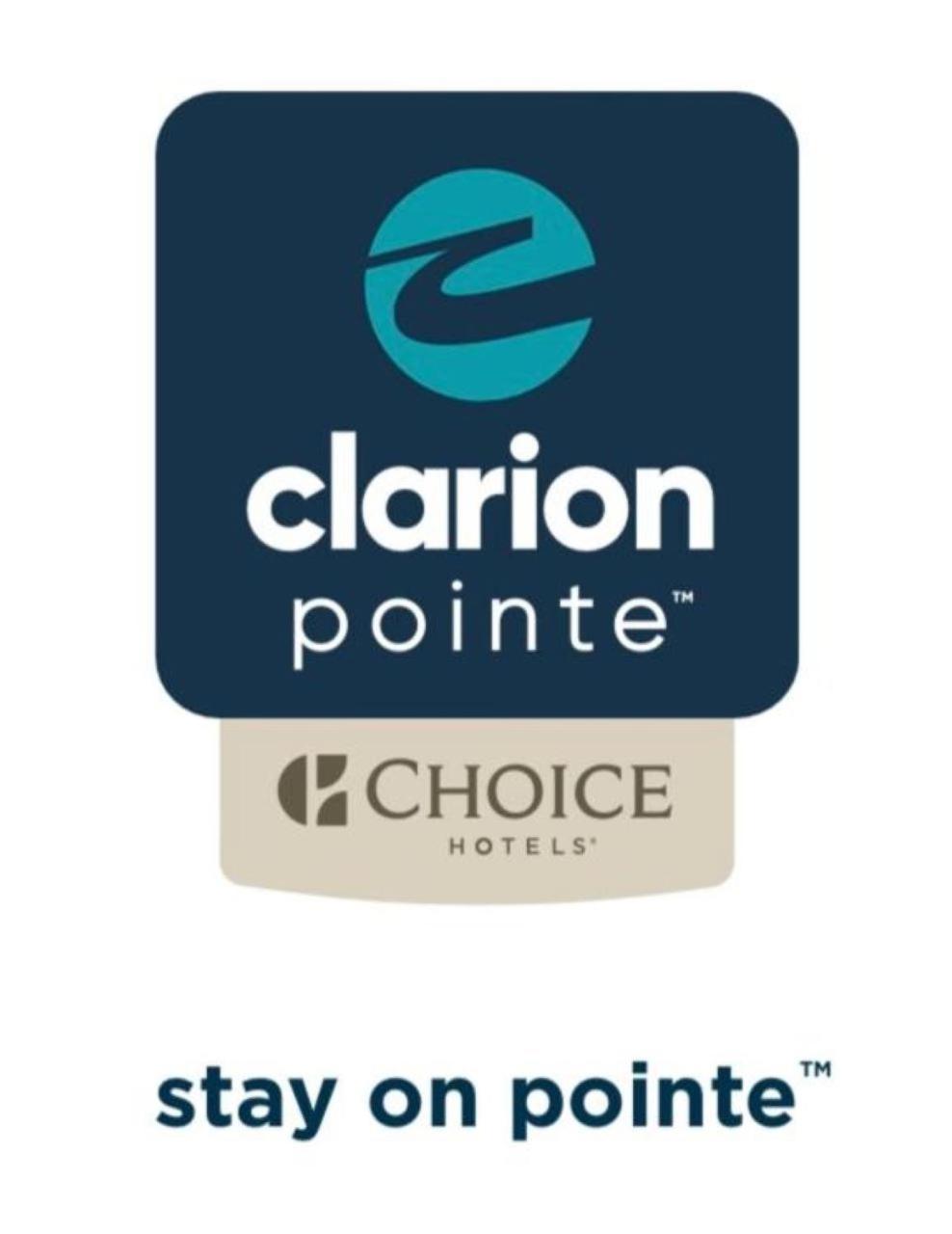 Отель Clarion Pointe Милуоки Экстерьер фото