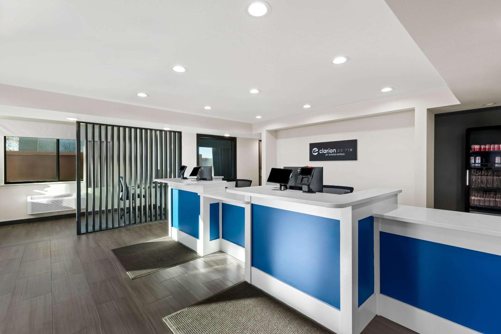 Отель Clarion Pointe Милуоки Экстерьер фото